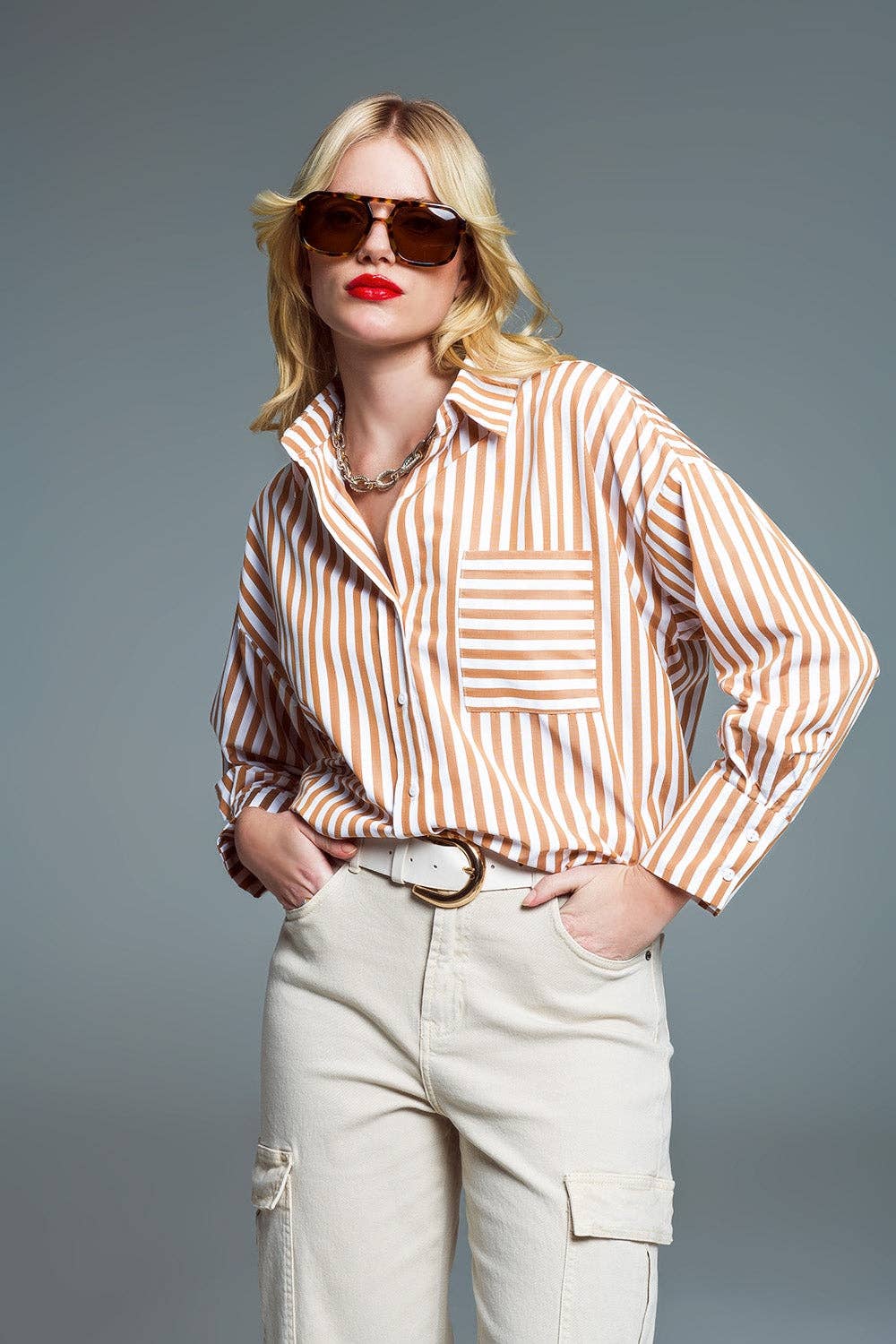 Striped Relaxed shirt With Contrasting Pocket in beige: Beige / Small