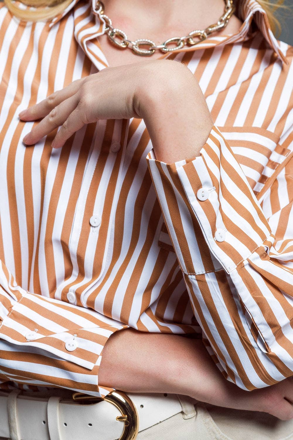 Striped Relaxed shirt With Contrasting Pocket in beige: Beige / Small