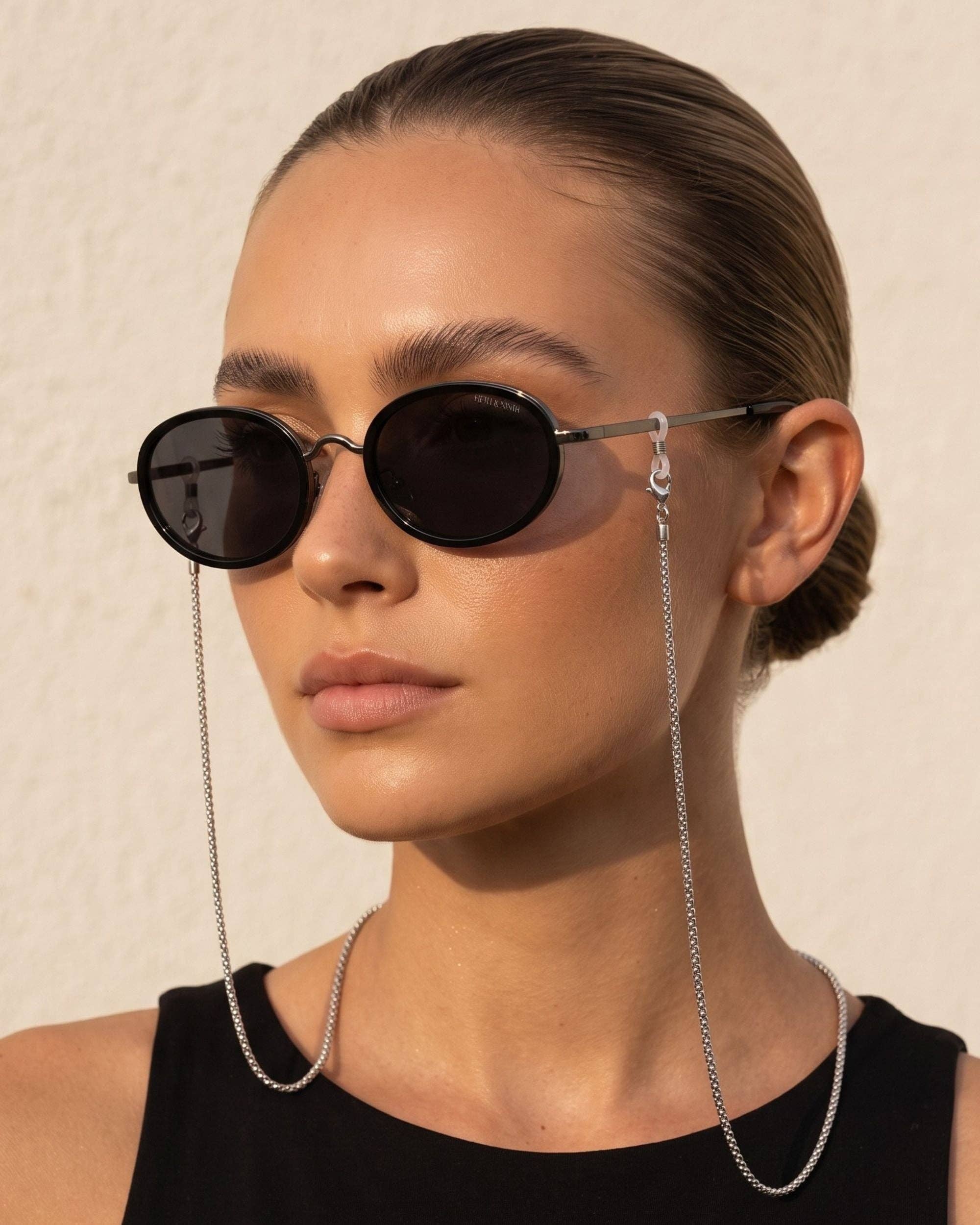 Lara Eyewear Chain: Gold