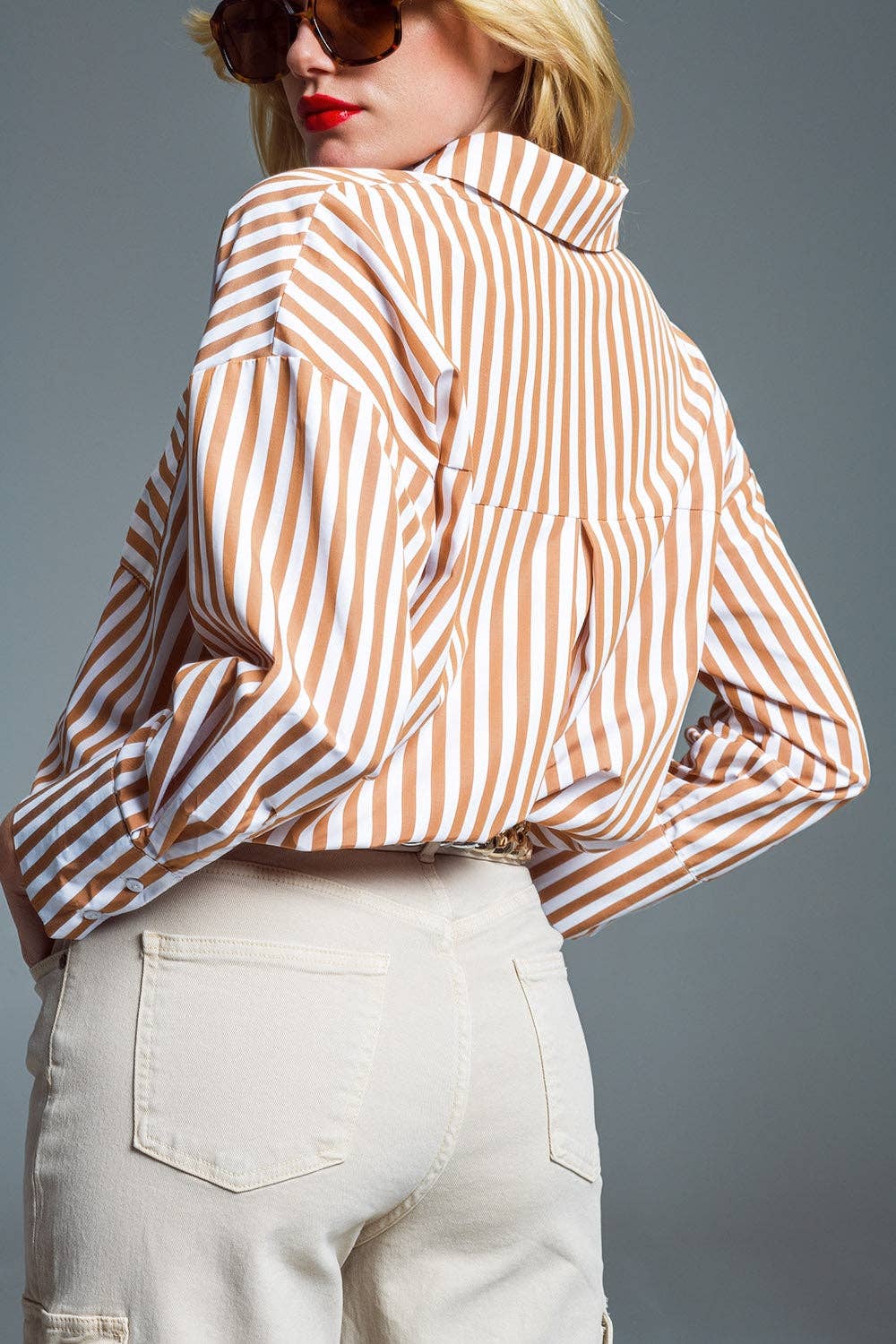 Striped Relaxed shirt With Contrasting Pocket in beige: Beige / Small