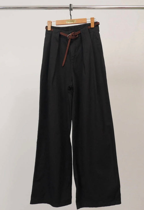 Black Barrel Khaki Pleated Trousers Leather Belt