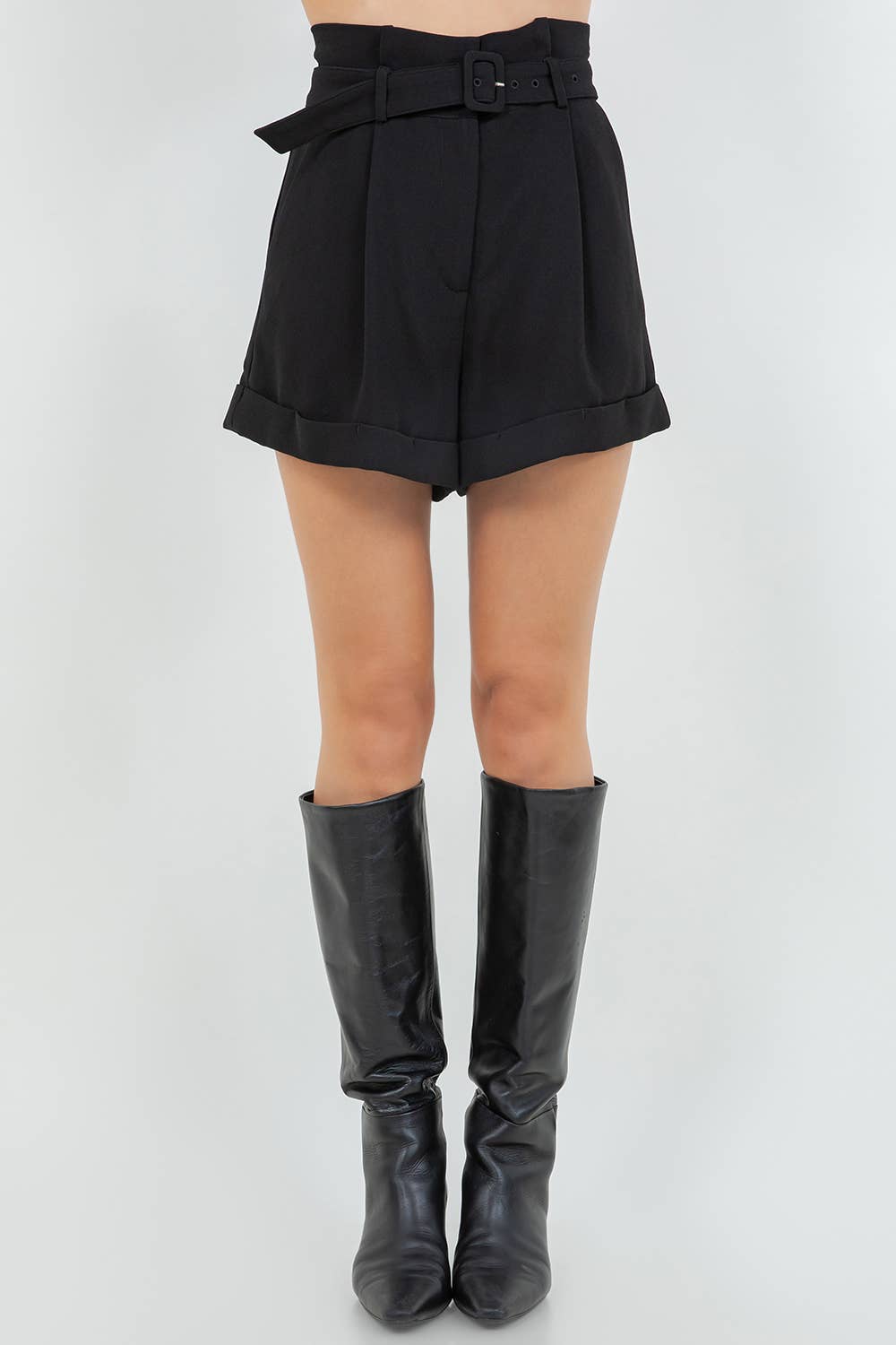 SOFT WOVEN SHORTS WITH SELF ADJUSTABLE BELT