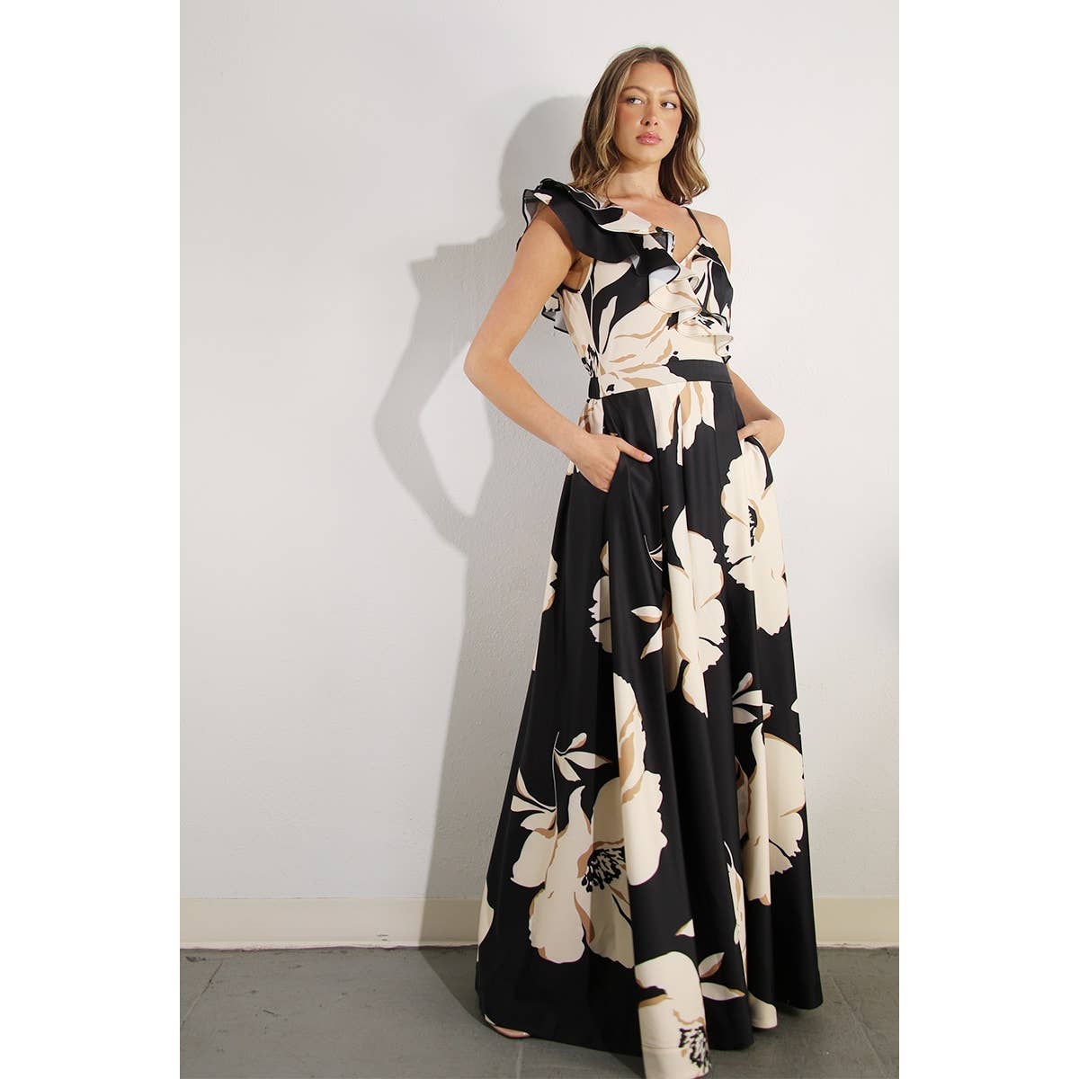 ONE SHOULDER RUFFLE PLEATED MAXI DRESS: BLACK MULTI