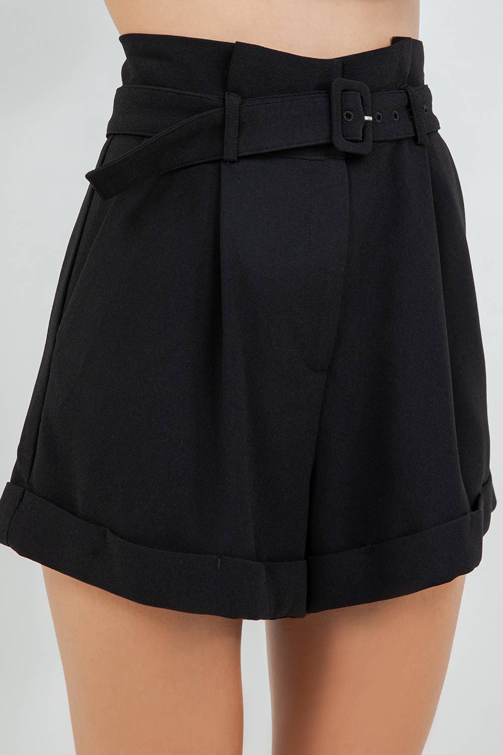 SOFT WOVEN SHORTS WITH SELF ADJUSTABLE BELT